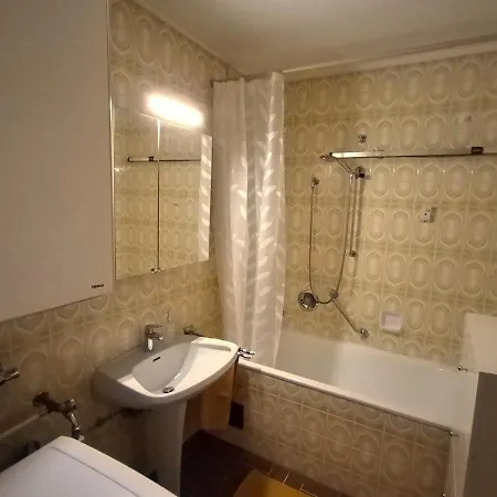 Waldeslust Warmbad Mit Balkon Und Privatem Parkplatz Апартаменты *
