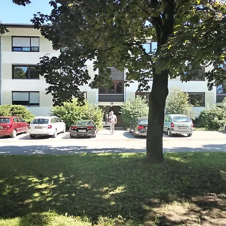 Waldeslust Warmbad Mit Balkon Und Privatem Parkplatz Апартаменты Филлах
